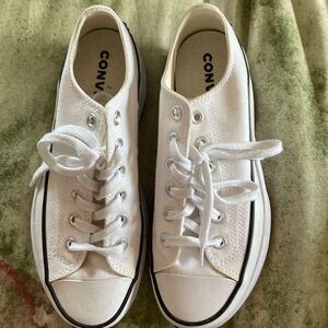 Converse Chuck Taylor platform running shoes